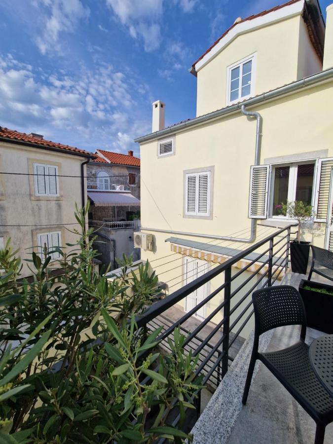 Apartment And Room Marija Veglia Exterior foto