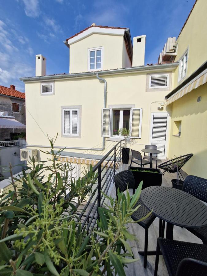 Apartment And Room Marija Veglia Exterior foto